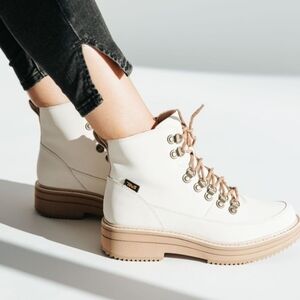 TEVA Women's Midform Boot - Water Resistant White Swan US Women's 9.5 NWOT